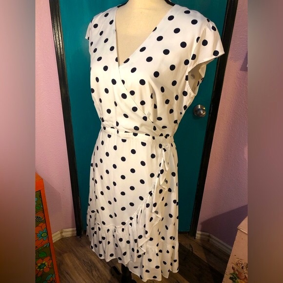 J.Crew White+Black Polka Dot Short Sleeve Faux Wrap Midi Dress - Picture 3 of 16